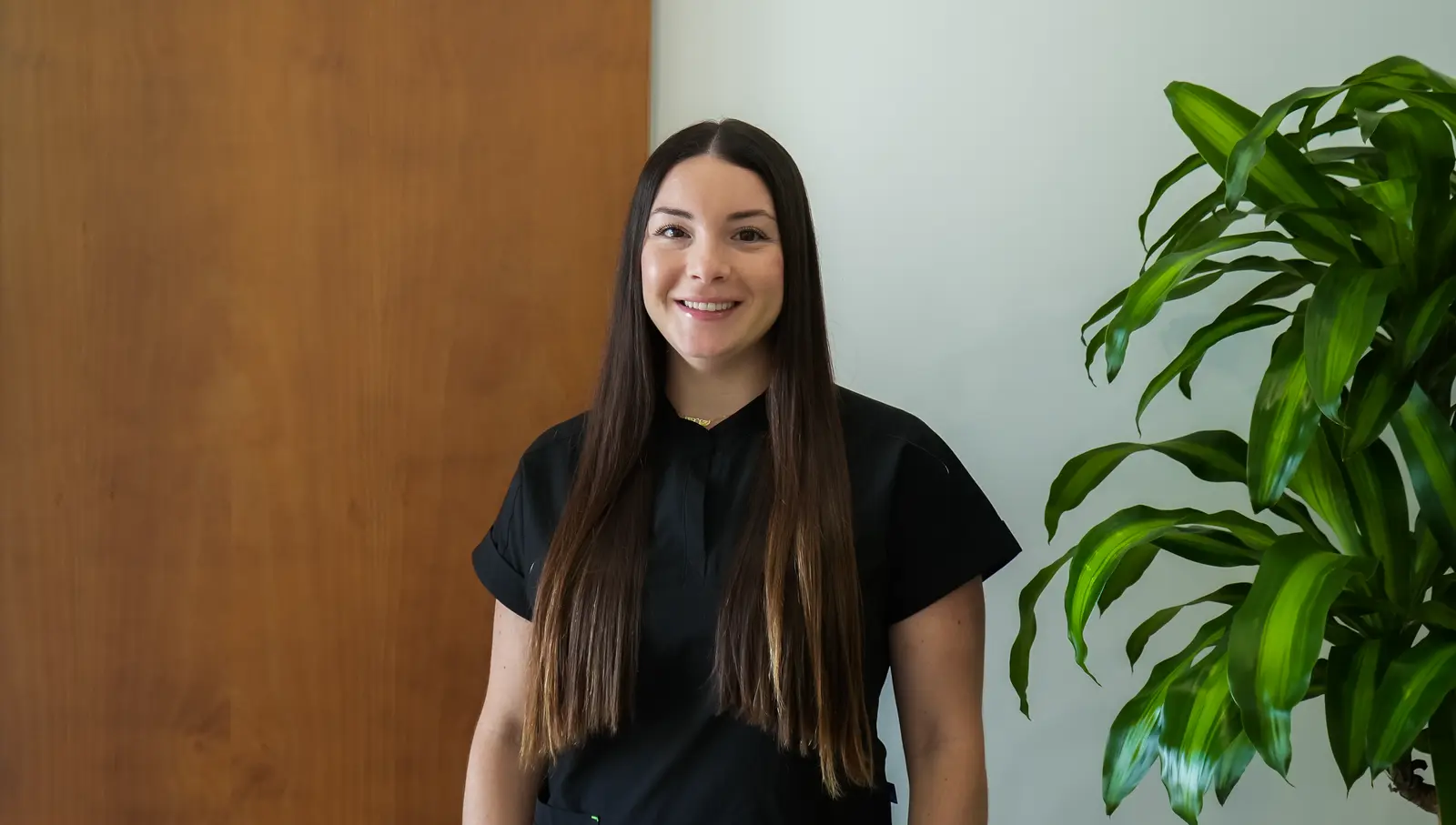 Dra. Daniela Betancourt — Odontóloga Dental Internacional