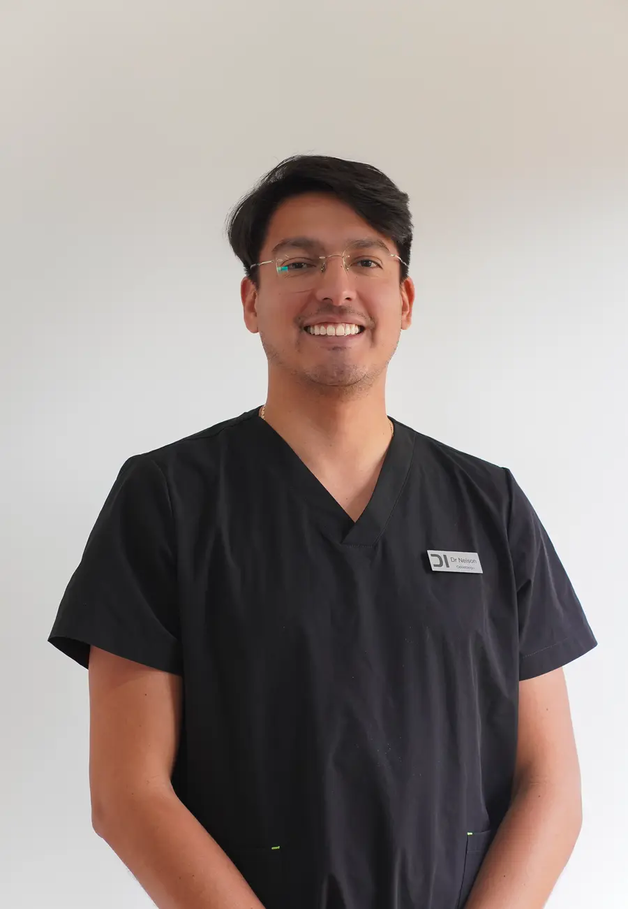 Dr. Nelson Gordillo — Odontólogo Dental Internacional Tacoronte