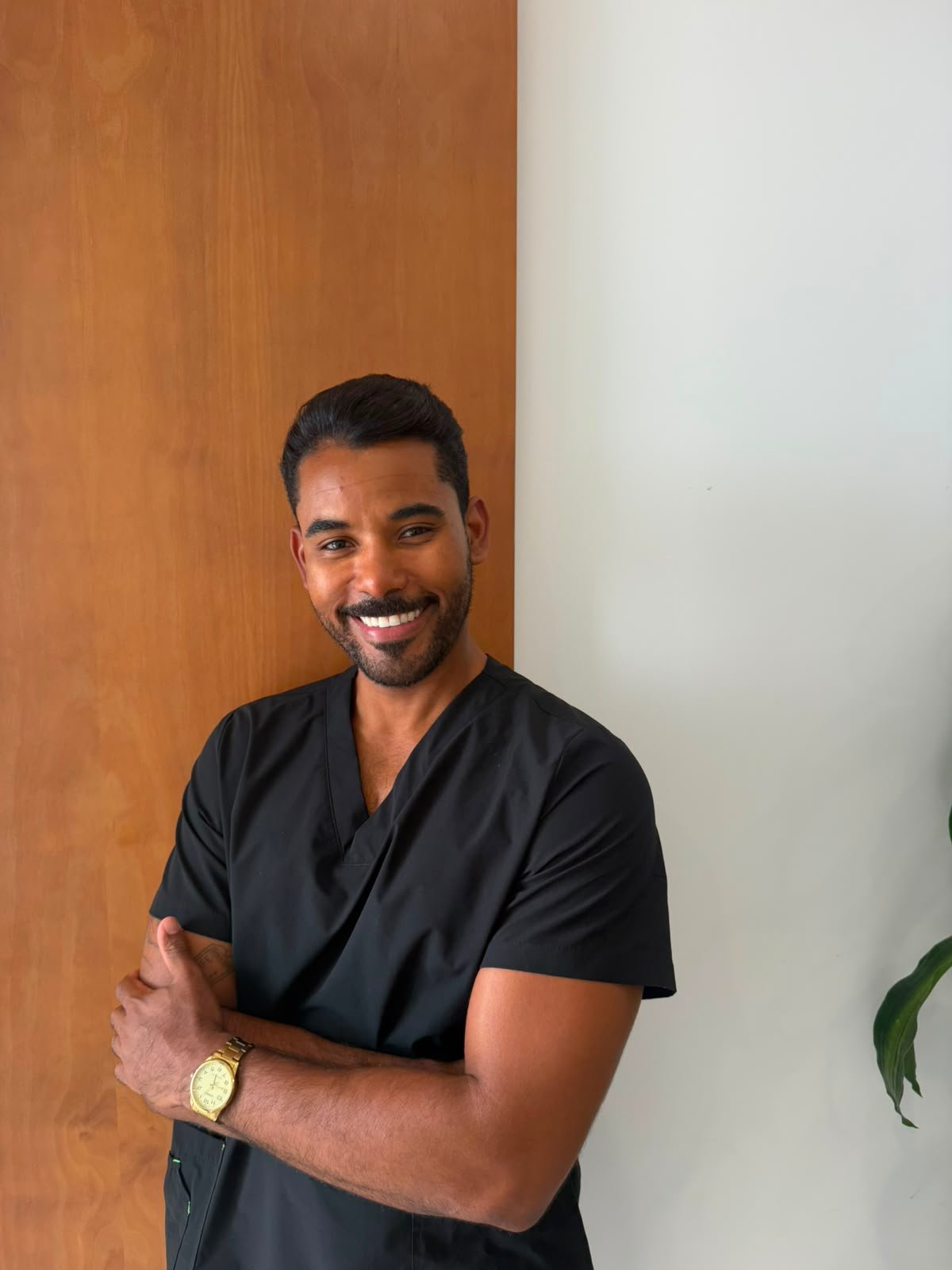 Dr. Gabriel Osorio — Odontólogo en Dental Internacional Los Gigantes