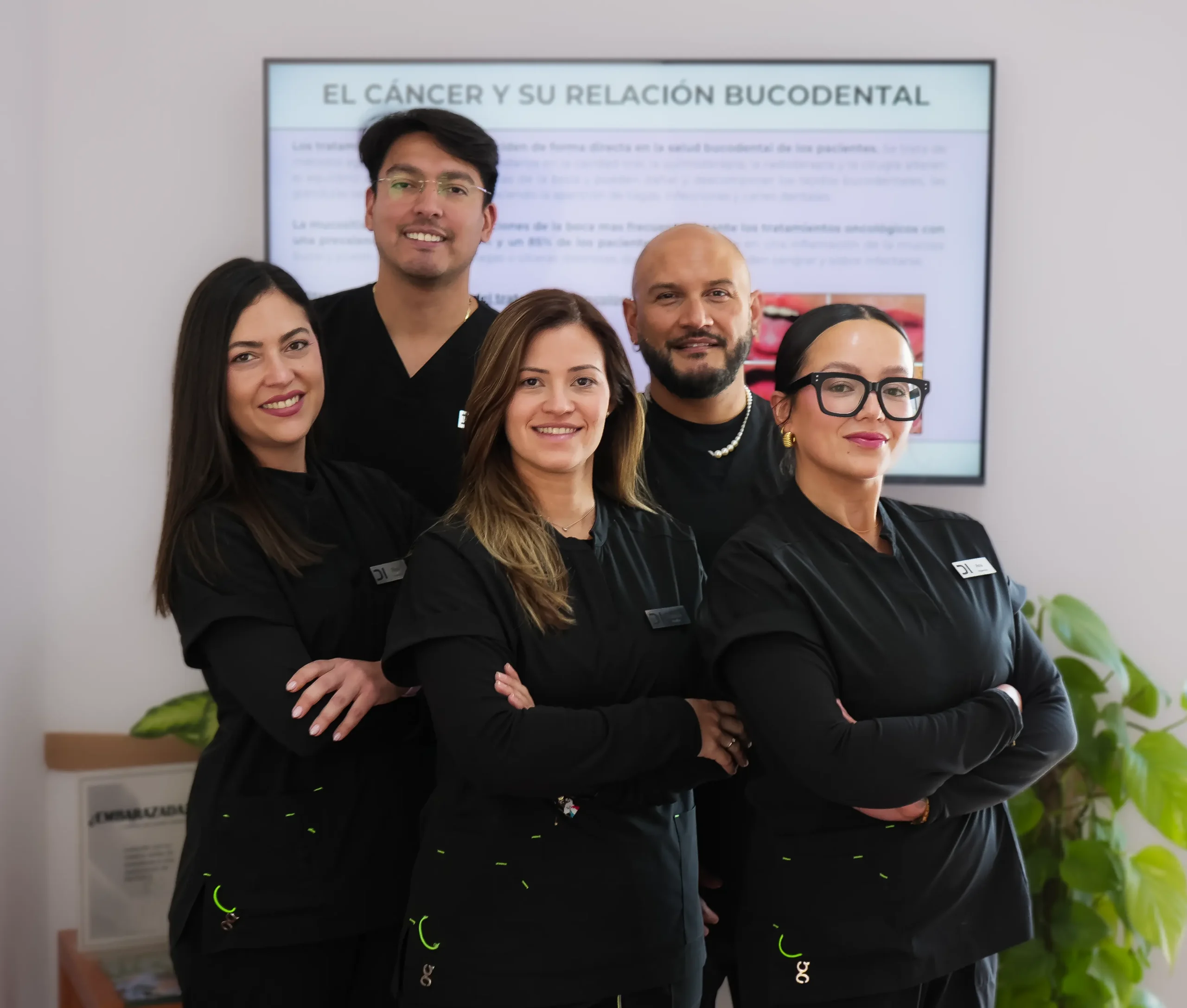 Equipo de dentistas de Dental Internacional