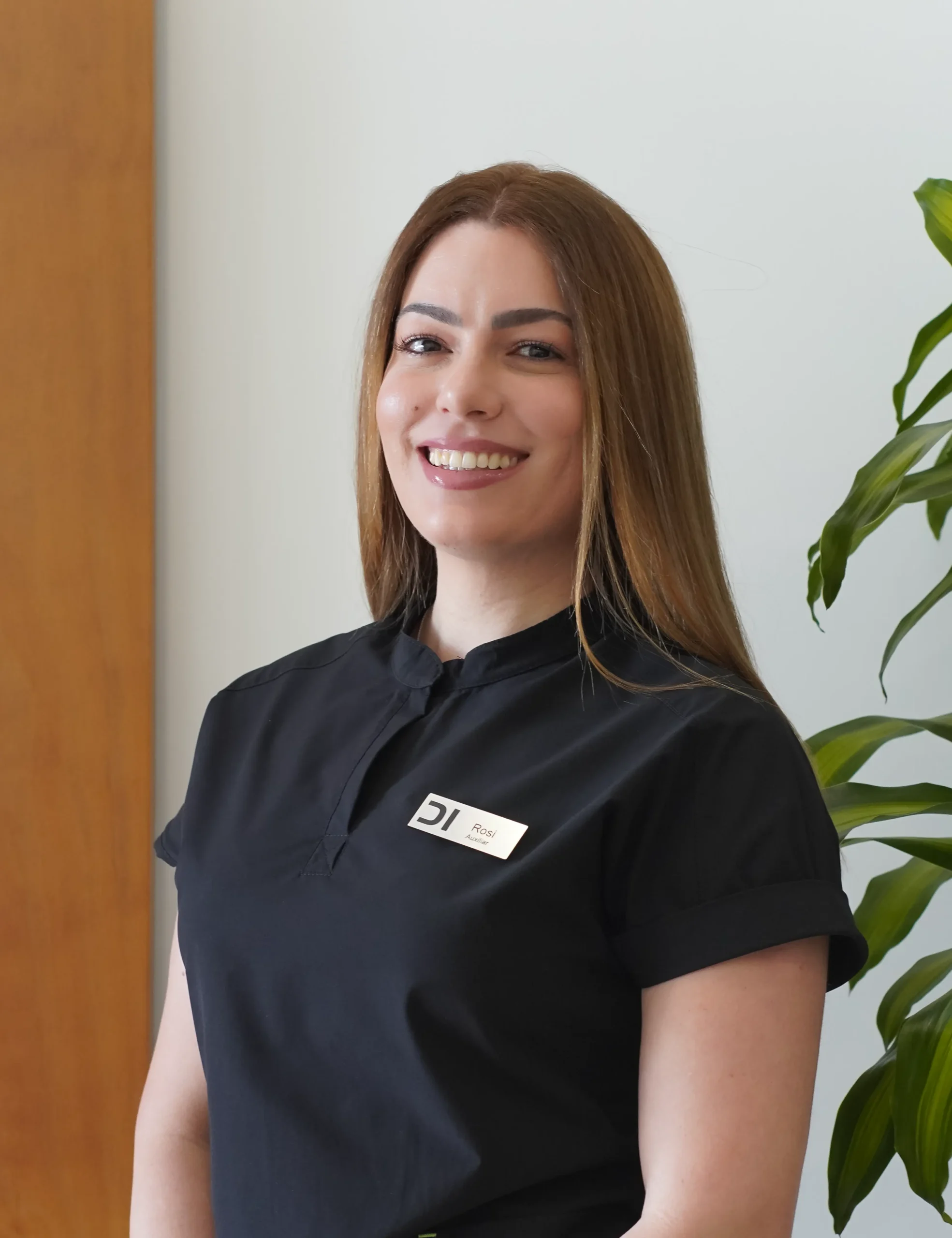 Rosani Rodríguez — Auxiliar de cirugía y ortodoncia, Dental Internacional