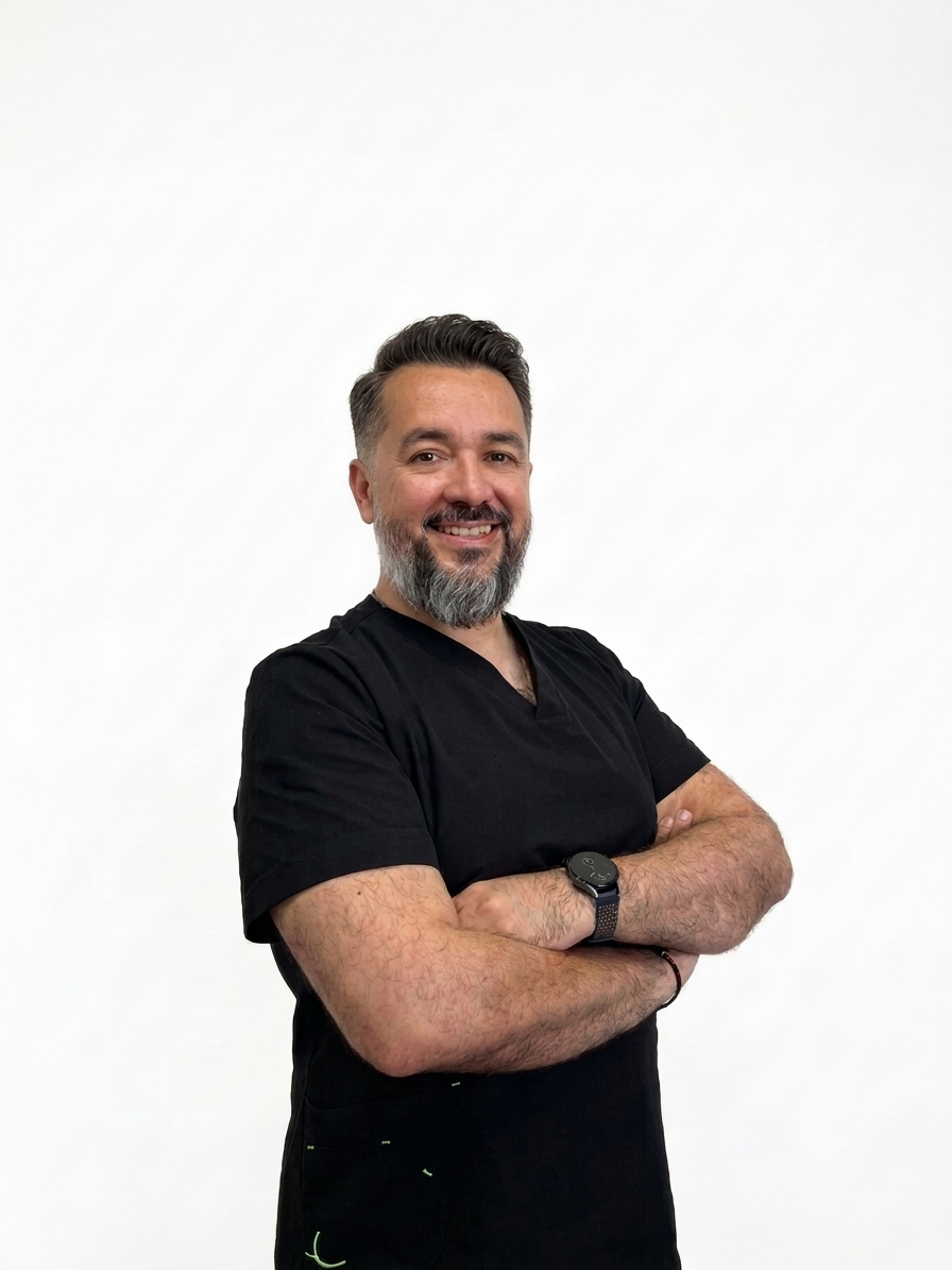 Dr. John Rus — Odontólogo en Dental Internacional Los Gigantes